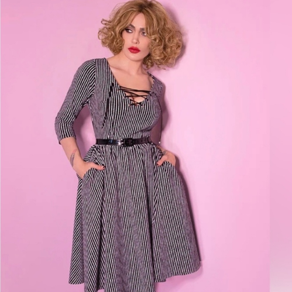 Vixen- size XL- NWT-Miss Kitty- striped swing dress. Pockets, laces.